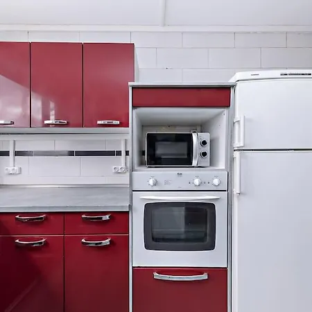 Red-10 Places+freeparkinggratuit-5beds-wifi/zenith