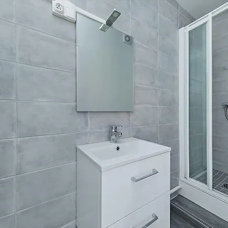 Red-10 Places+freeparkinggratuit-5beds-wifi/zenith Saint-Étienne-du-Rouvray
